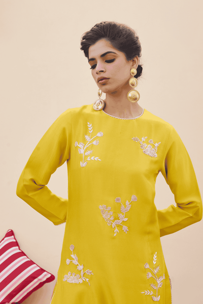 Archana Shah Yellow Silk Flower Buta Kurta Set With Stripes Pant indian designer wear online shopping melange singapore 