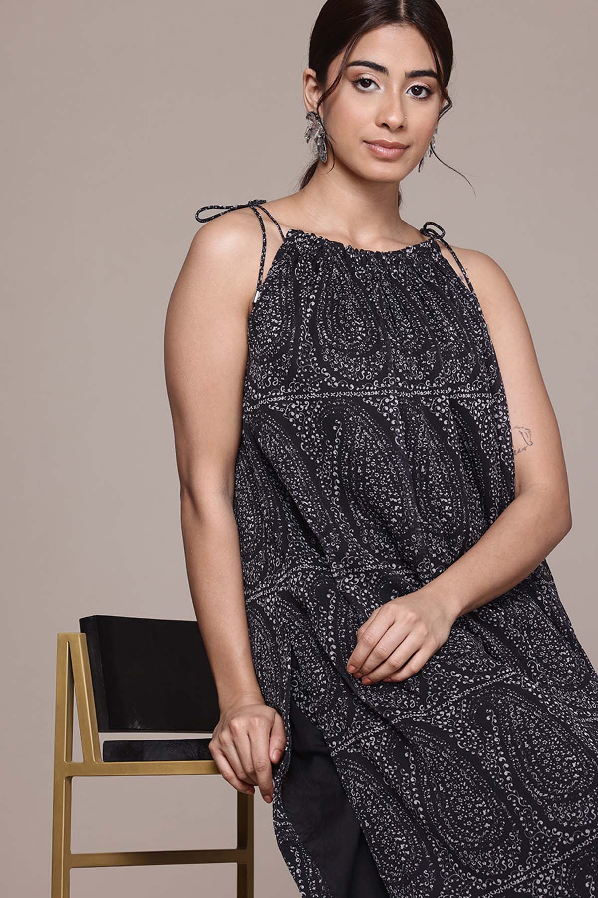 Aarke Ritu Kumar Black Ashfi Kurta With Palazzo indian designer wear online shopping melange singapore 
