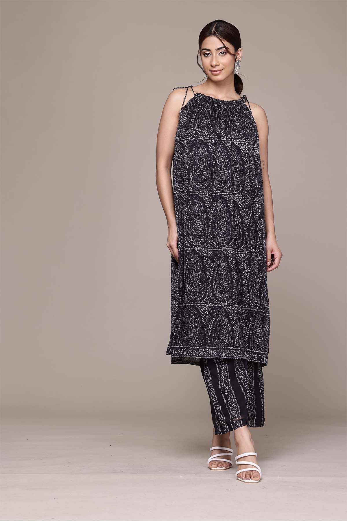 Aarke Ritu Kumar Black Ashfi Kurta With Palazzo indian designer wear online shopping melange singapore 
