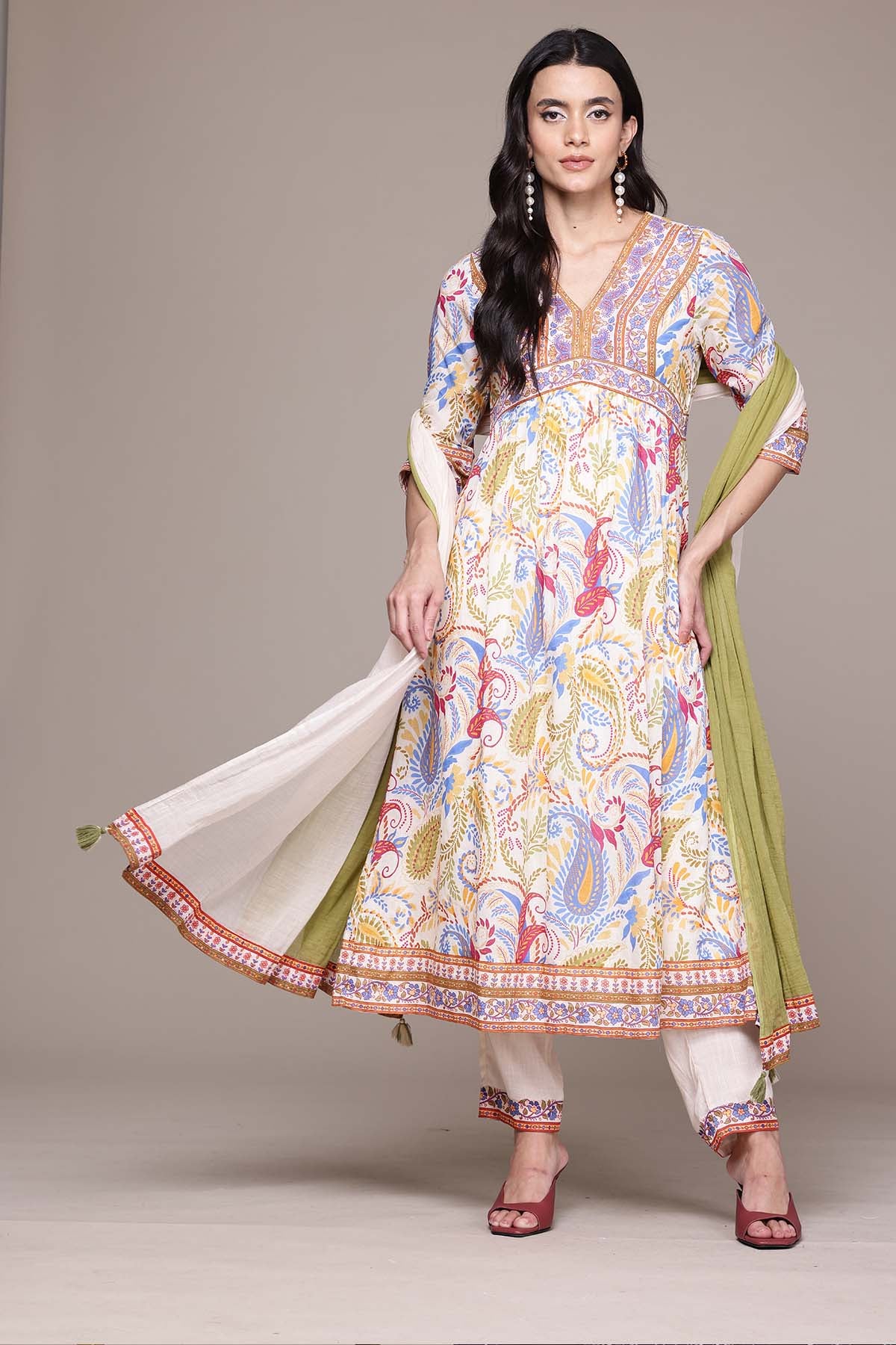 Aarke Ritu Kumar Ecru Saphira Kurta With Pant And Dupatta indian designer wear online shopping melange singapore 