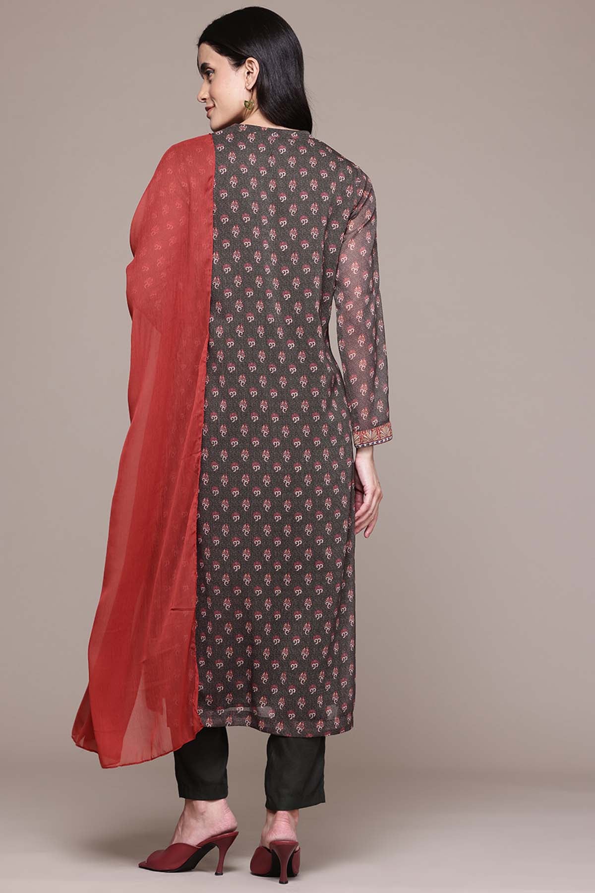 Aarke Ritu Kumar Olive Green Trove Kurta With Pant And Dupatta indian designer wear online shopping melange singapore 