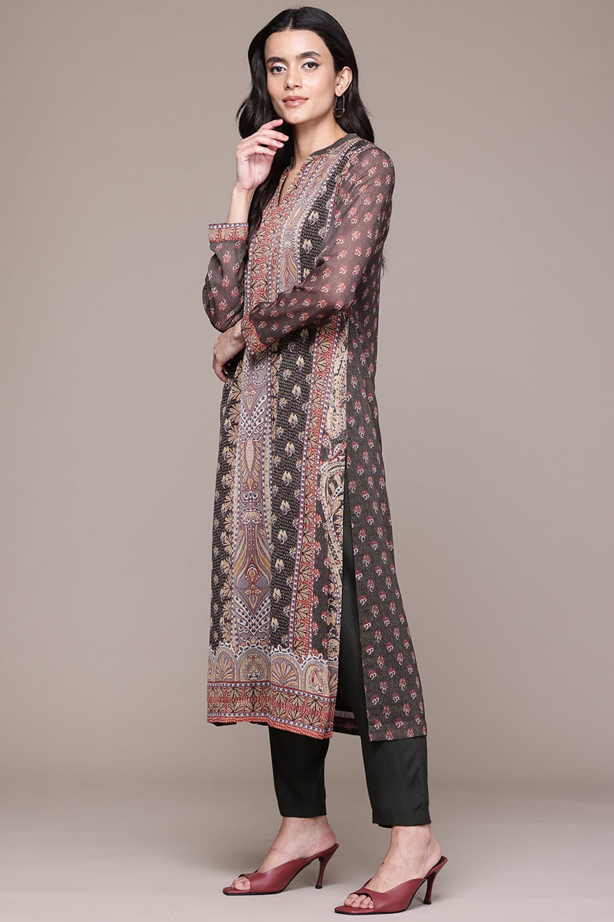 Aarke Ritu Kumar Olive Green Trove Kurta With Pant And Dupatta indian designer wear online shopping melange singapore 