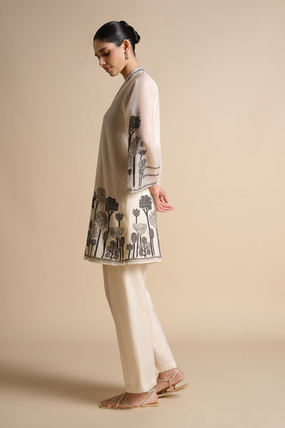 Anita Dongre Guadalupe Hand-embroidered Kantha Mul Co-ord Ivory indian designer wear online shopping melange singapore
