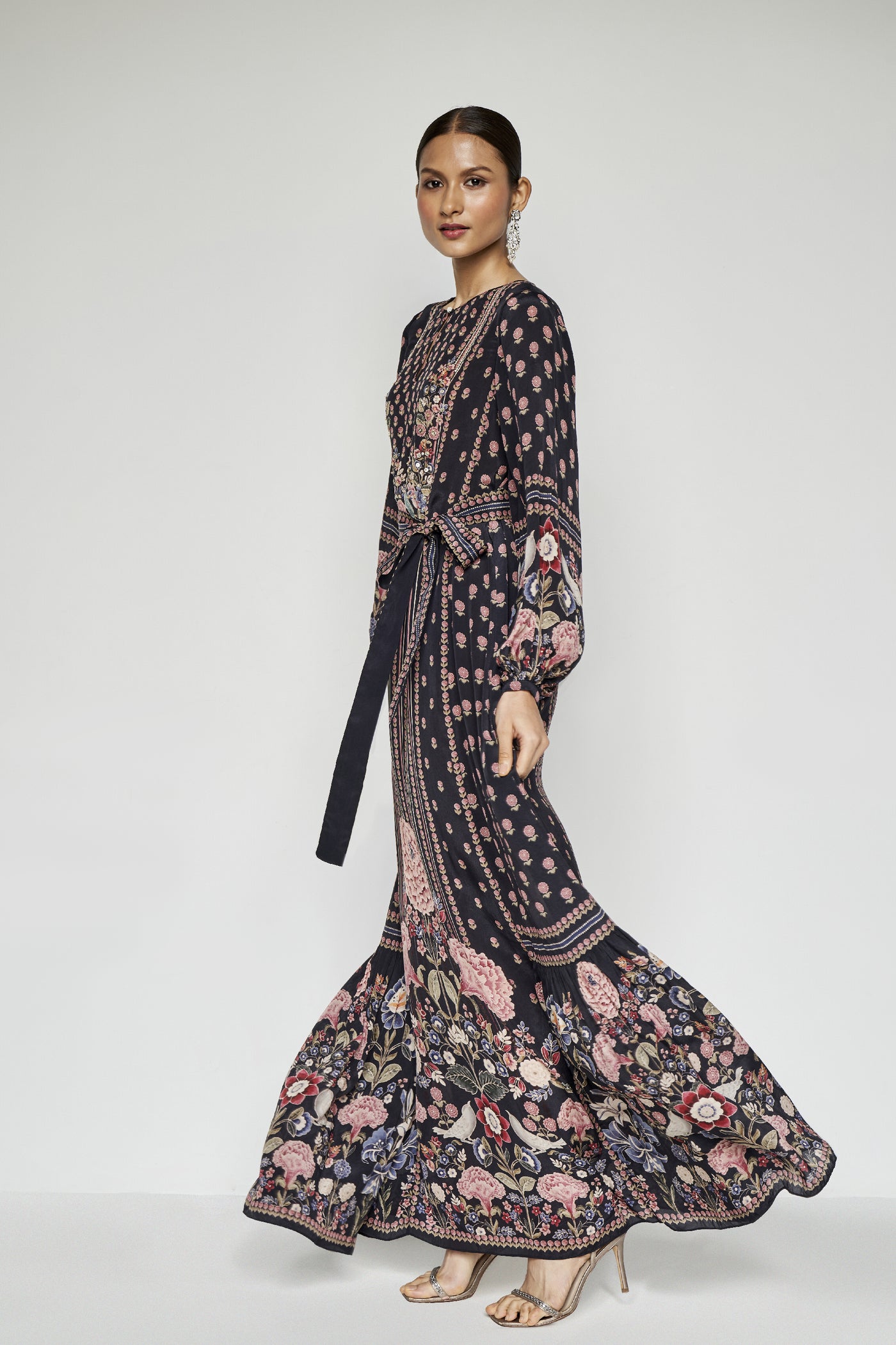 Anita Dongre Isbah Kaftan Black indian designer wear online shopping melange singapore