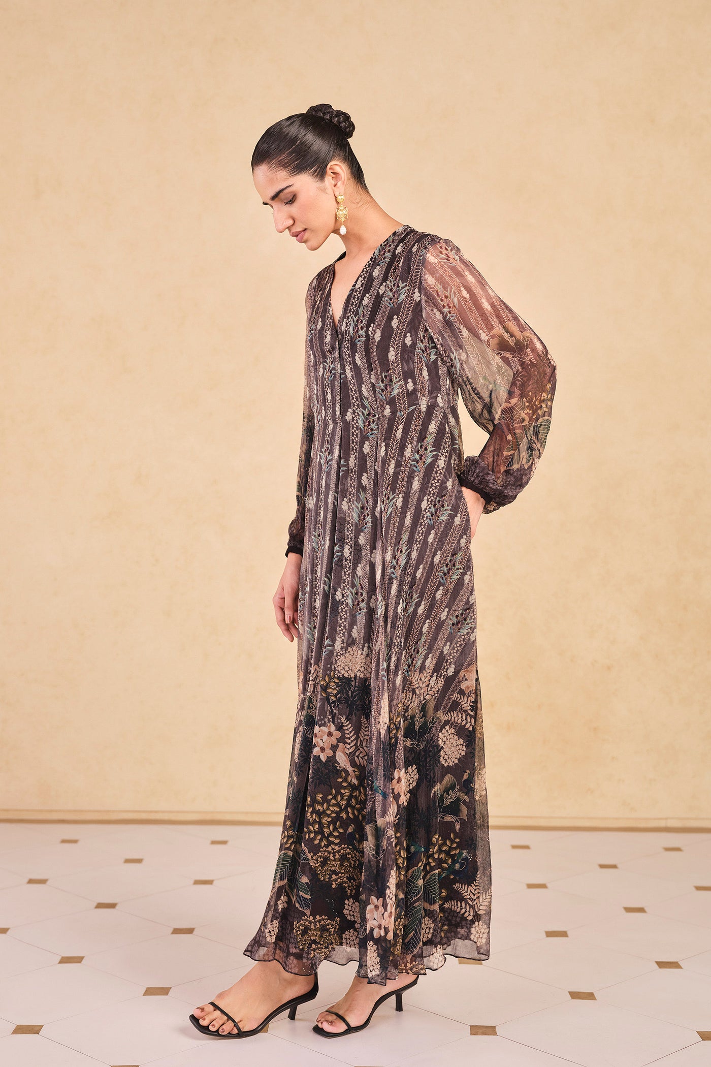 Anita Dongre Jumaana Printed Bemberg Kaftan Black indian designer wear online shopping melange singapore