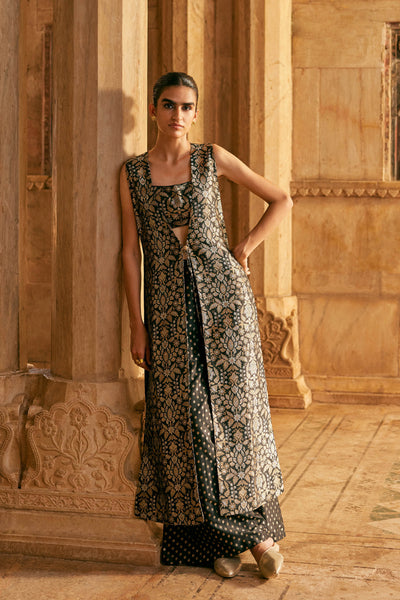 Anita Dongre Kaashin Handwoven Benarasi Silk Tabard Set Black indian designer wear online shopping melange singapore