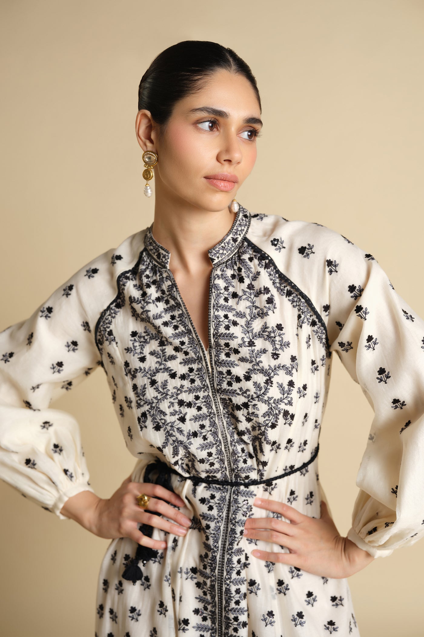 Anita Dongre Sawsan A-Line Embroidered Mul Kaftan indian designer wear online shopping melange singapore