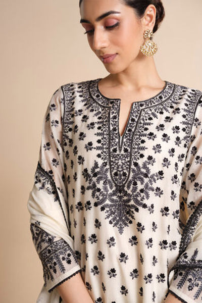 Anita Dongre Sawsan Embroidered Mul Suit Set White indian designer wear online shopping melange singapore
