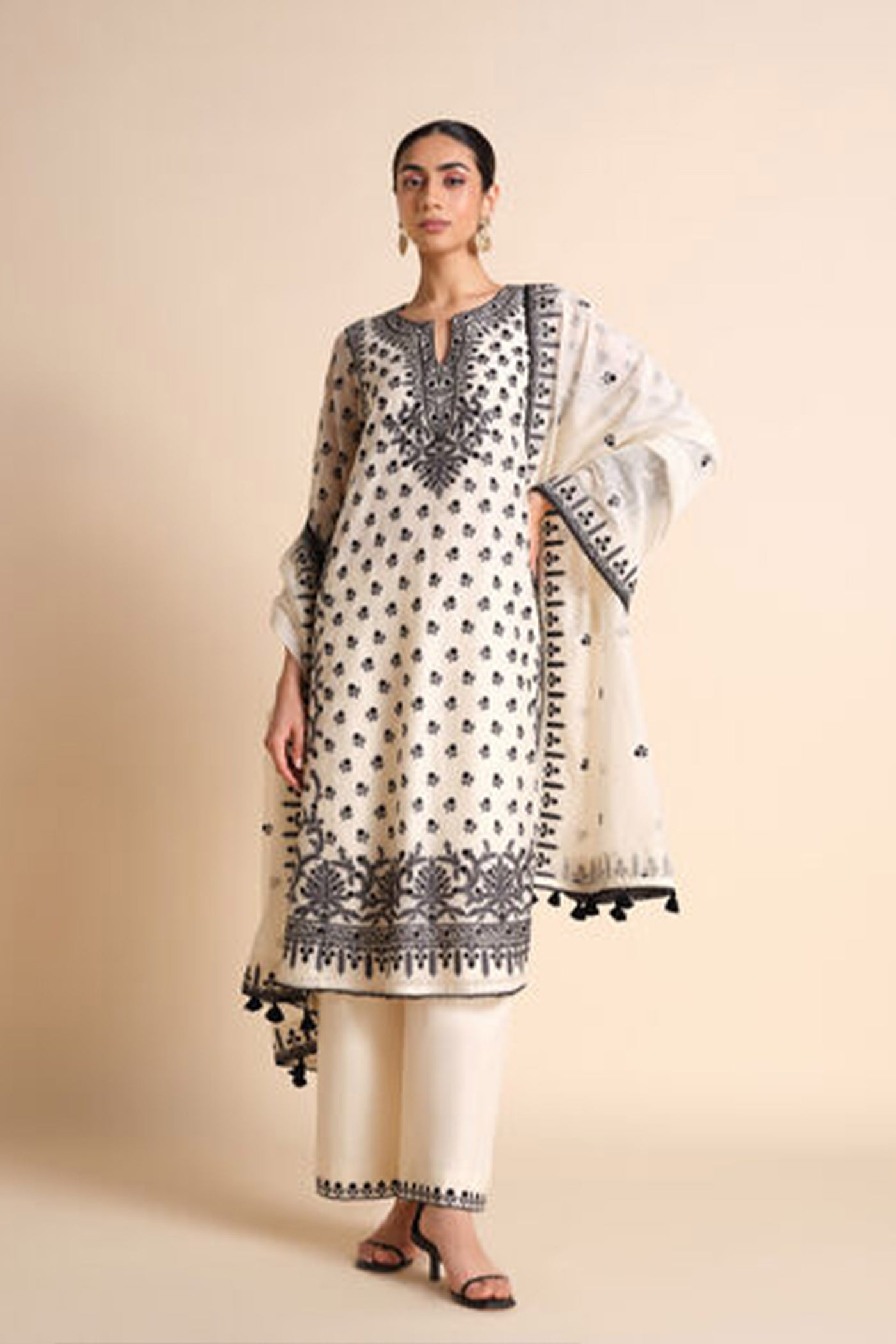 Anita Dongre Sawsan Embroidered Mul Suit Set White indian designer wear online shopping melange singapore
