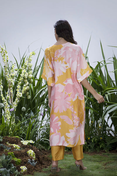Archana Shah Wild Flower Oversize Kurta Set indian designer wear online shopping melange singapore