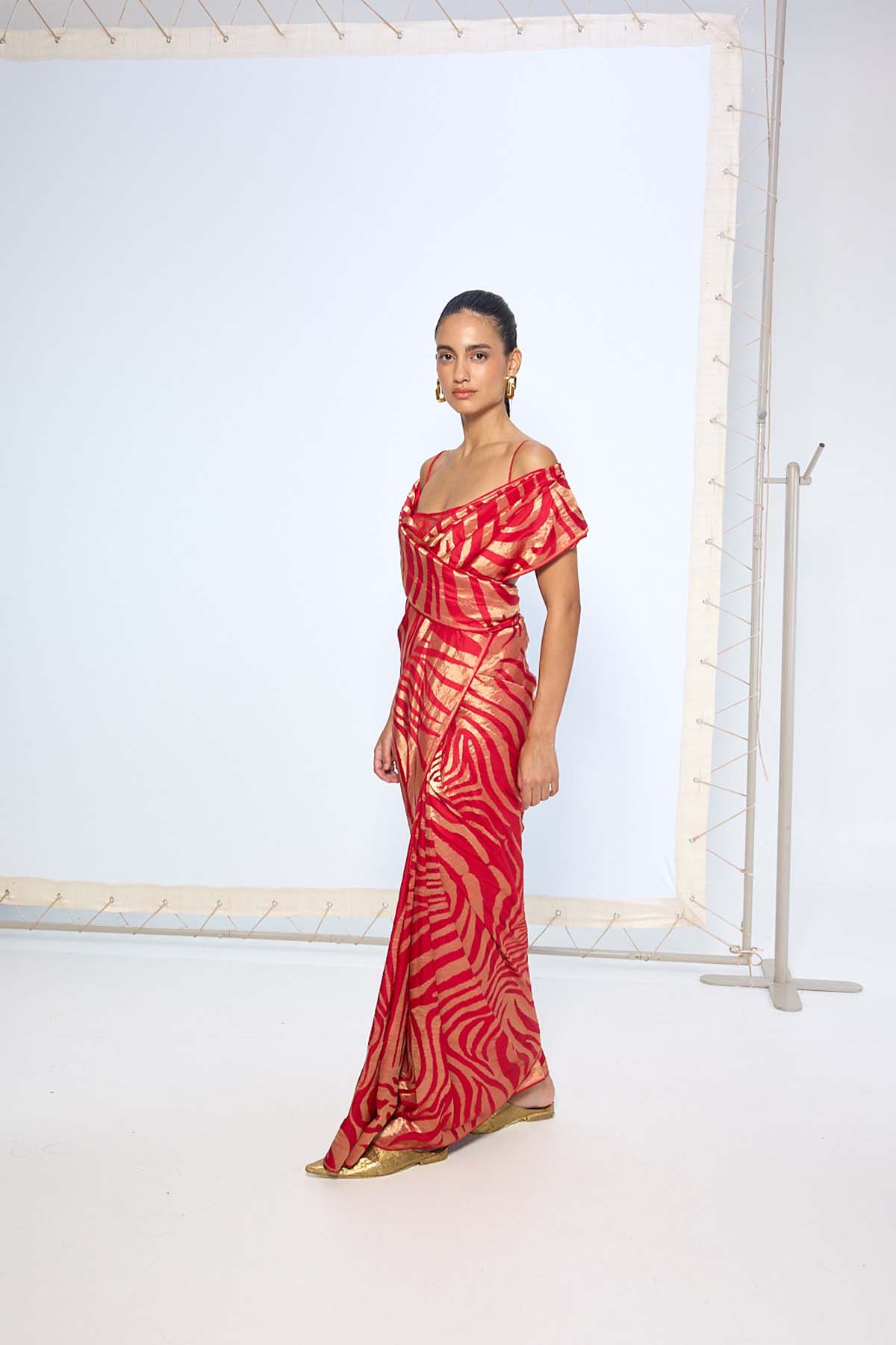 Ekaya Handwoven Classic Red Silk Saree indian designer wear online shopping melange singapore 