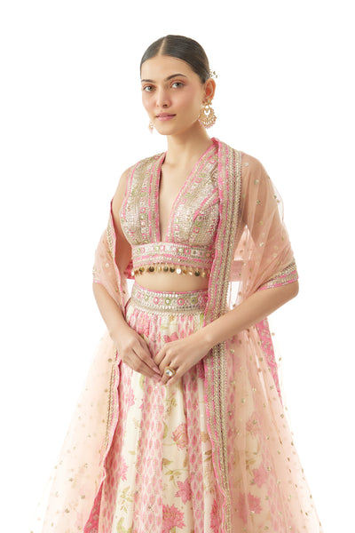 Gopi Vaid Devyani Lehenga Set Indian designer wear online shopping melange singapore
