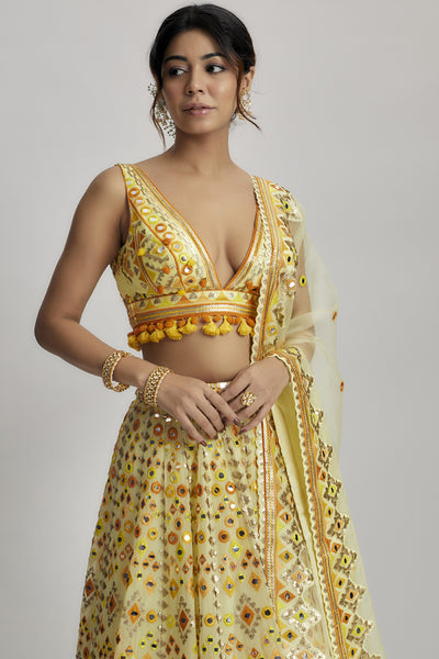 Gopi Vaid Esha Lehenga set Indian designer wear online shopping melange singapore