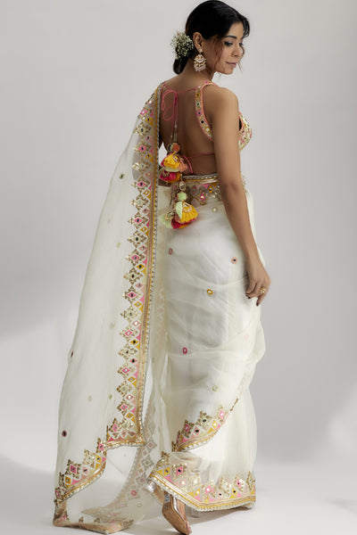 Gopi Vaid Maahi Saree Set Indian designer wear online shopping melange singapore