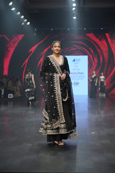 Gopi Vaid Srivani AG Set indian designer wear online shopping melange singapore