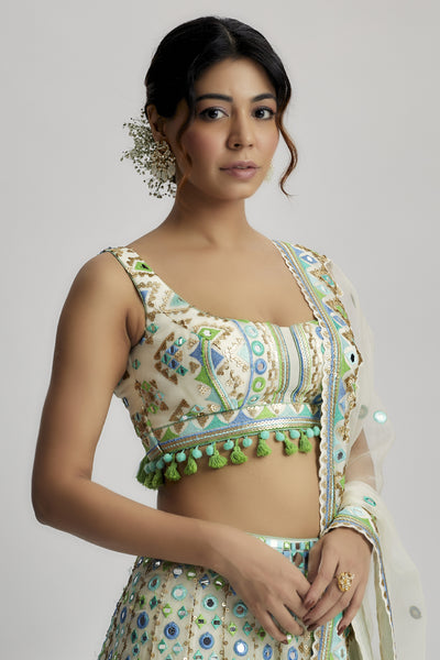 Gopi Vaid Vidhi Lehenga Lehenga Set indian designer wear online shopping melange singapore