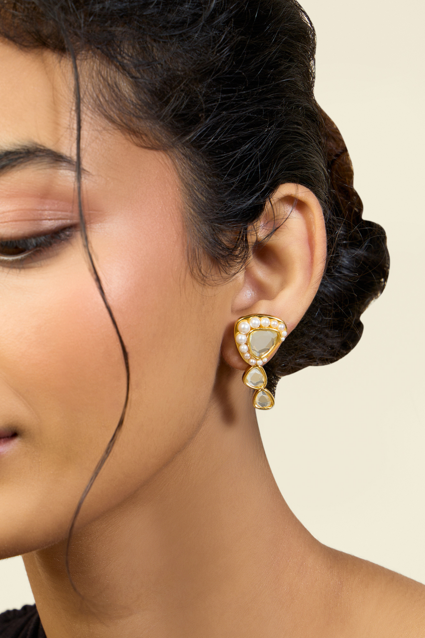 Sheesh Mahal Ear Climber In 18Kt Gold Plated