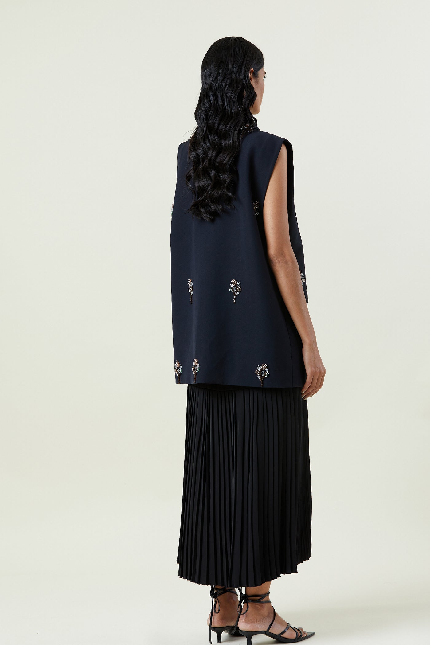 Kanika Goyal Label Tillia Embellished Sleeveless Blazer indian designer wear online shopping melange singapore