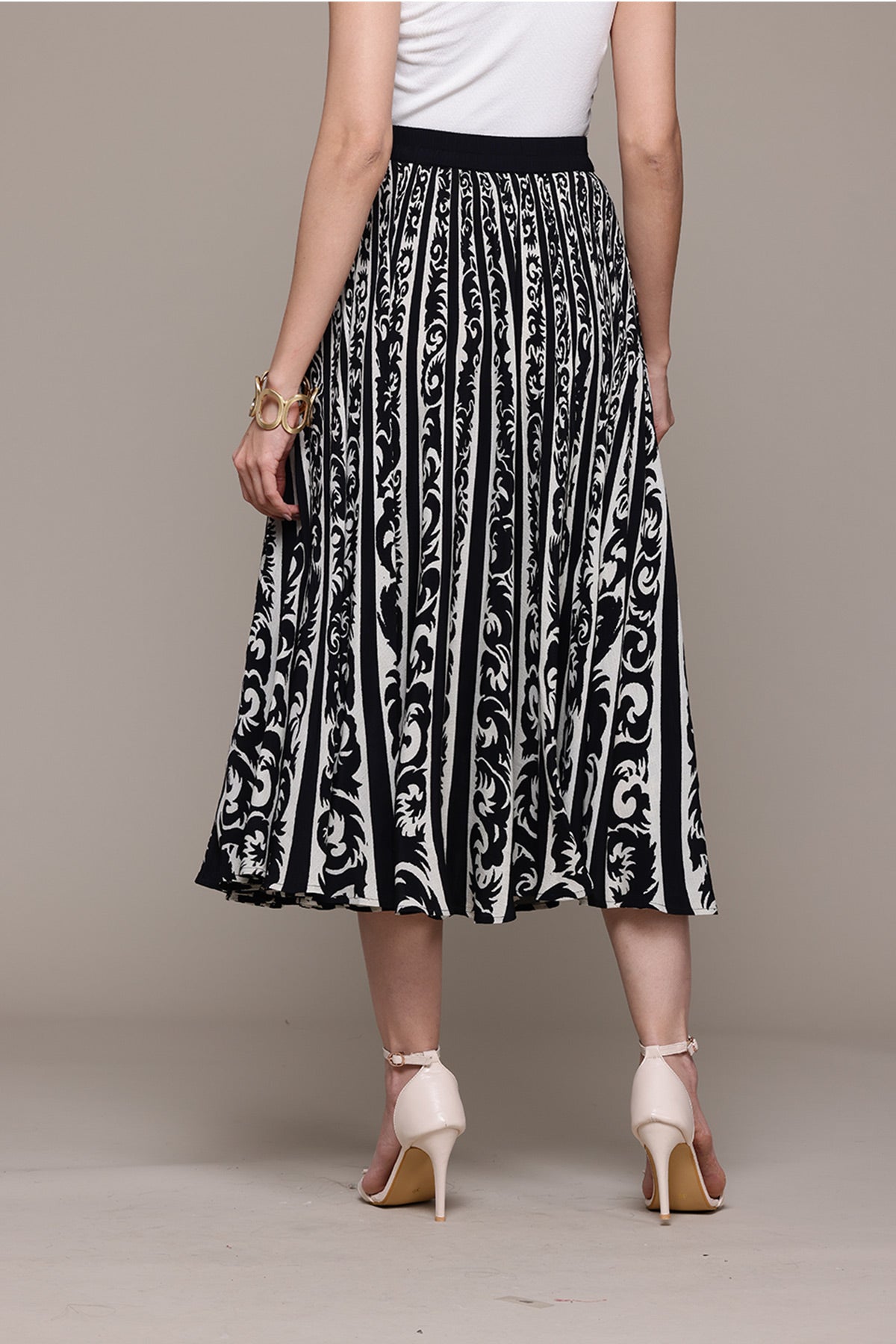 Label Ritu Kumar Black Arabesq Printed Pleated Skirt indian designer wear online shopping melange singapore 
