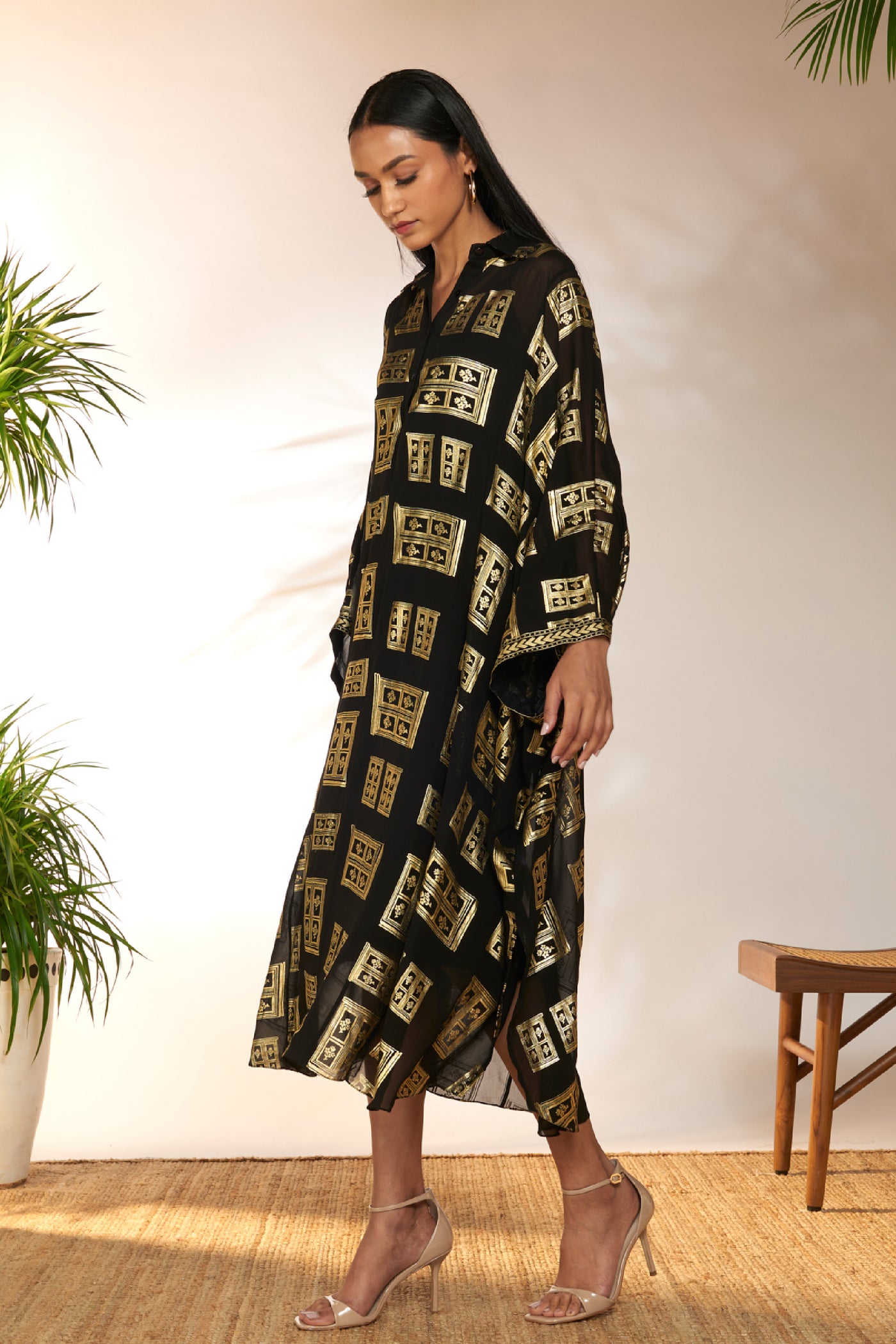 Masaba Black Open Doors Foil Collar Kaftan indian designer wear online shopping melange singapore