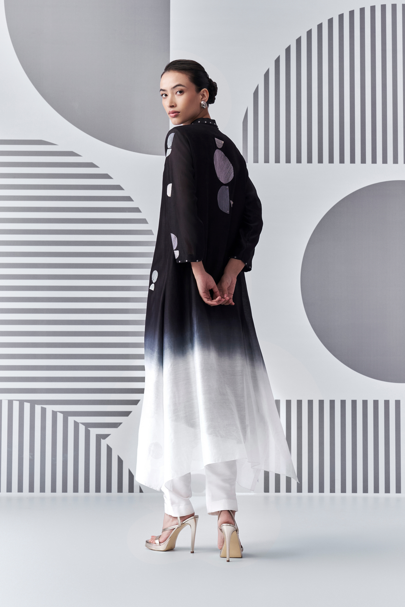 Bauhaus Ombre Trapezium Kurta Nachiket Barve Online Shopping Melange Singapore Indian Designer Wear
