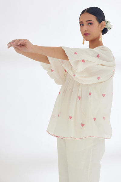 Nikasha Cream Hand Woven Heart Jamdani Raglan Top Indian designer wear online shopping melange singapore