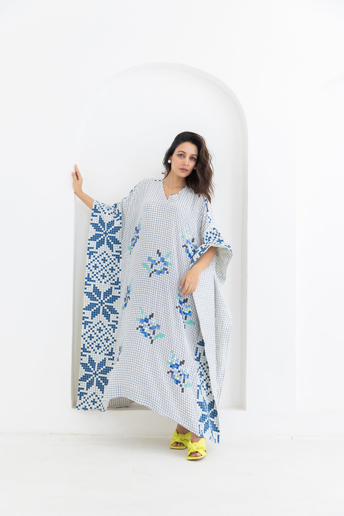 Pooja Rajgarhia Gupta Matrix Kaftaan indian designer wear online shopping melange singapore
