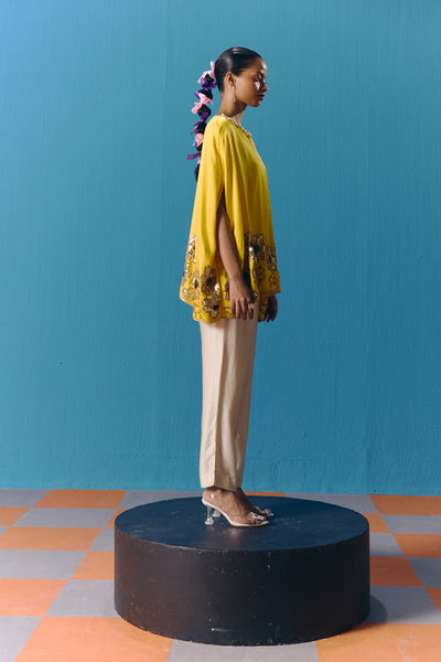 Pooja Rajgarhia Gupta The Dawn Cape Set indian designer wear online shopping melange singapore