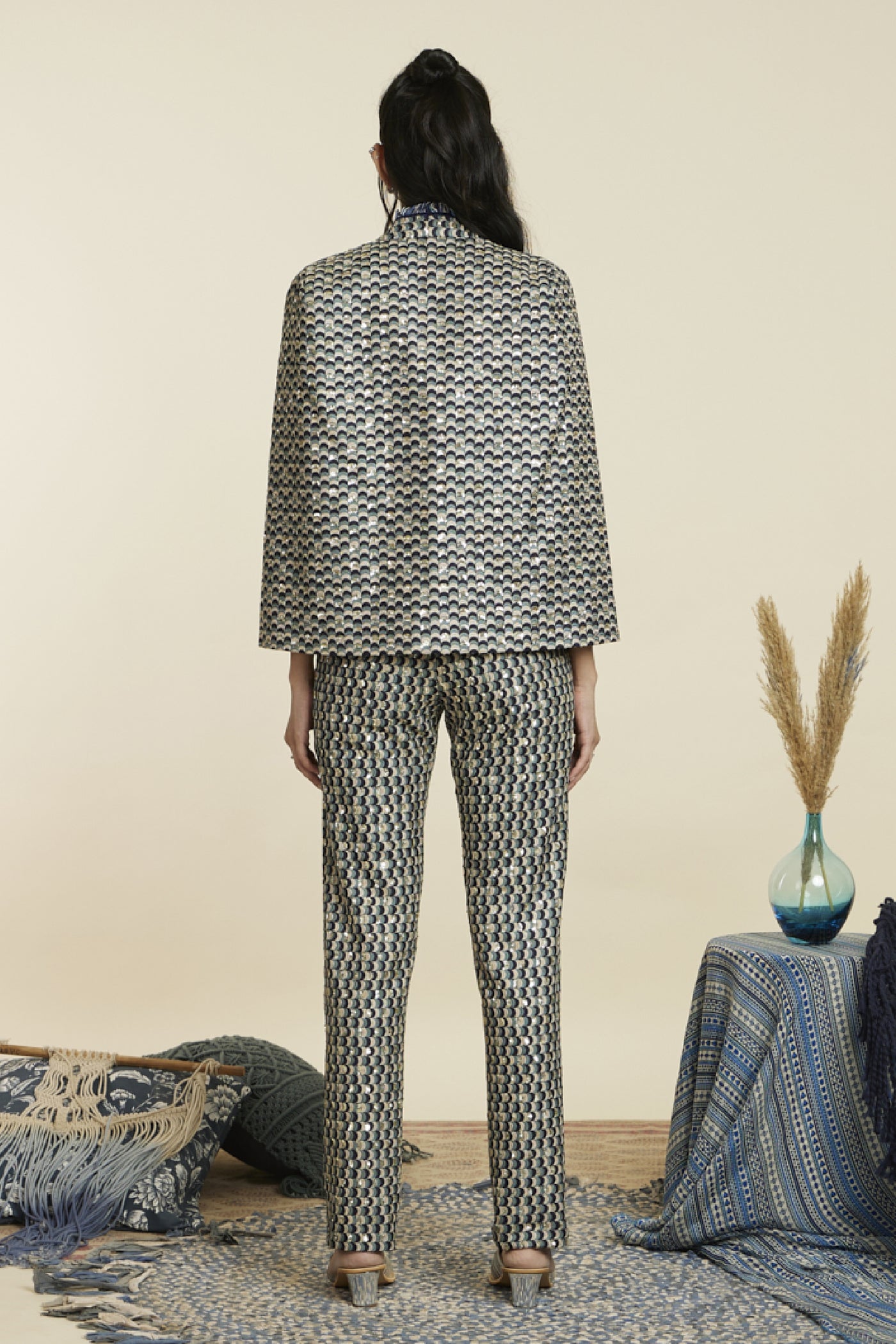 SVA Scallop Embroidered noor Jacket Paired With Bustier And Pants Indian