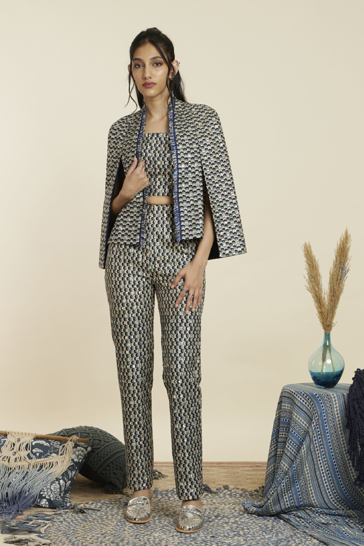 SVA Scallop Embroidered noor Jacket Paired With Bustier And Pants Indian