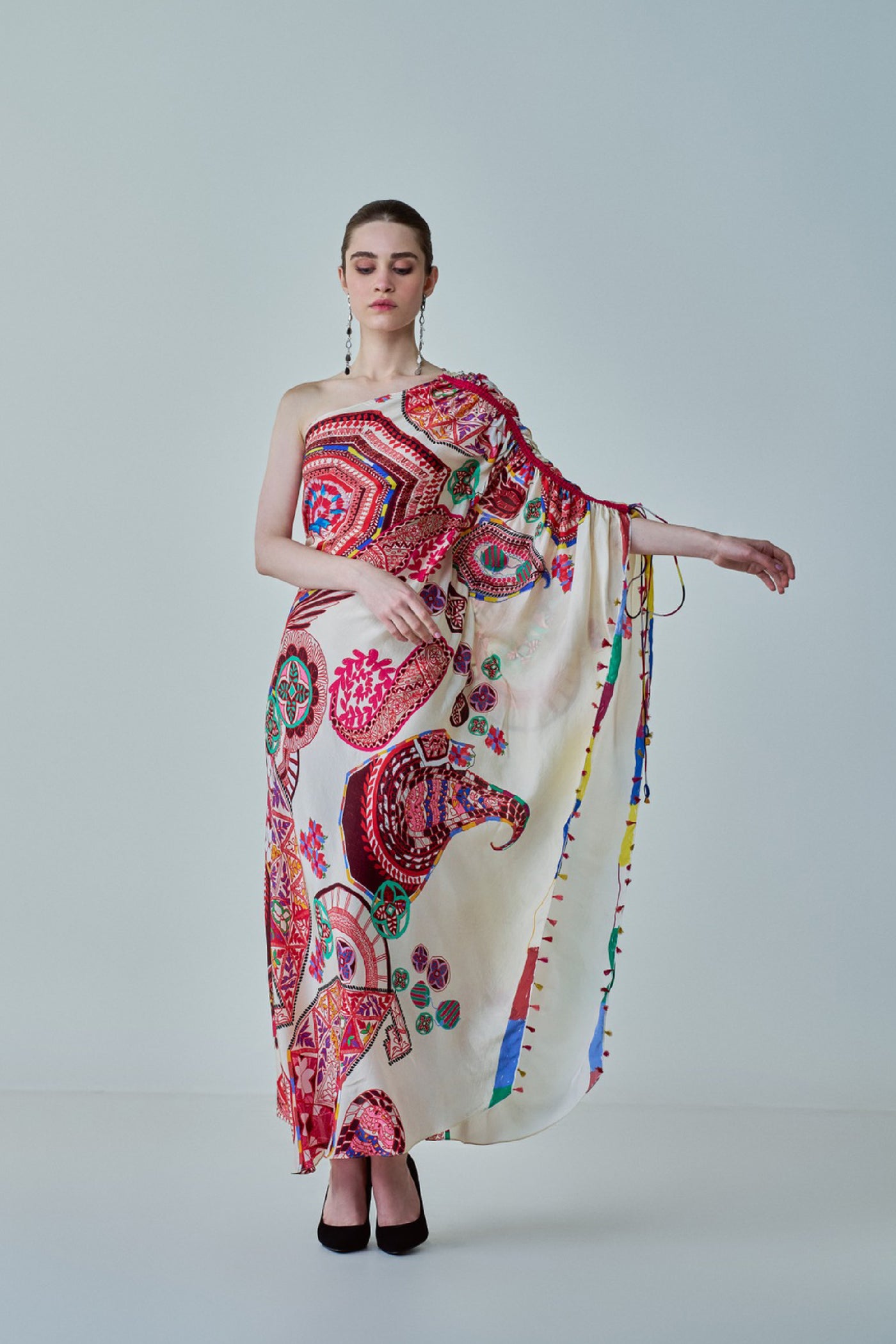 Saaksha & Kinni Isla Kaftan indian designer wear online shopping melange singapore