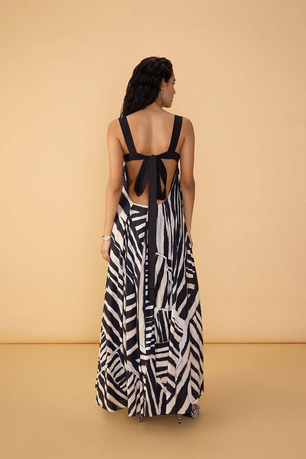 Saaksha & Kinni Vivi Dress indian designer wear online shopping melange singapore 
