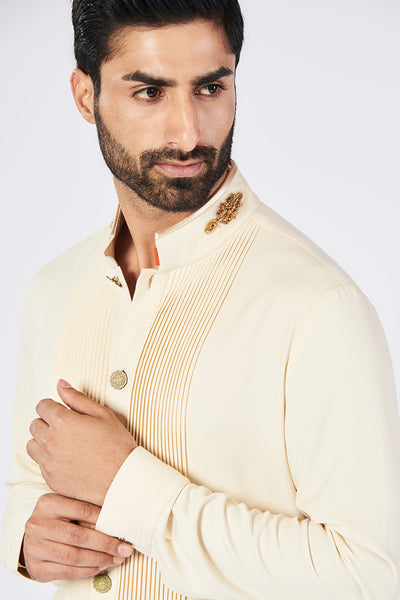 Shantanu & Nikhil Menswear Off white embroidered kurta indian designer wear online shopping melange singapore