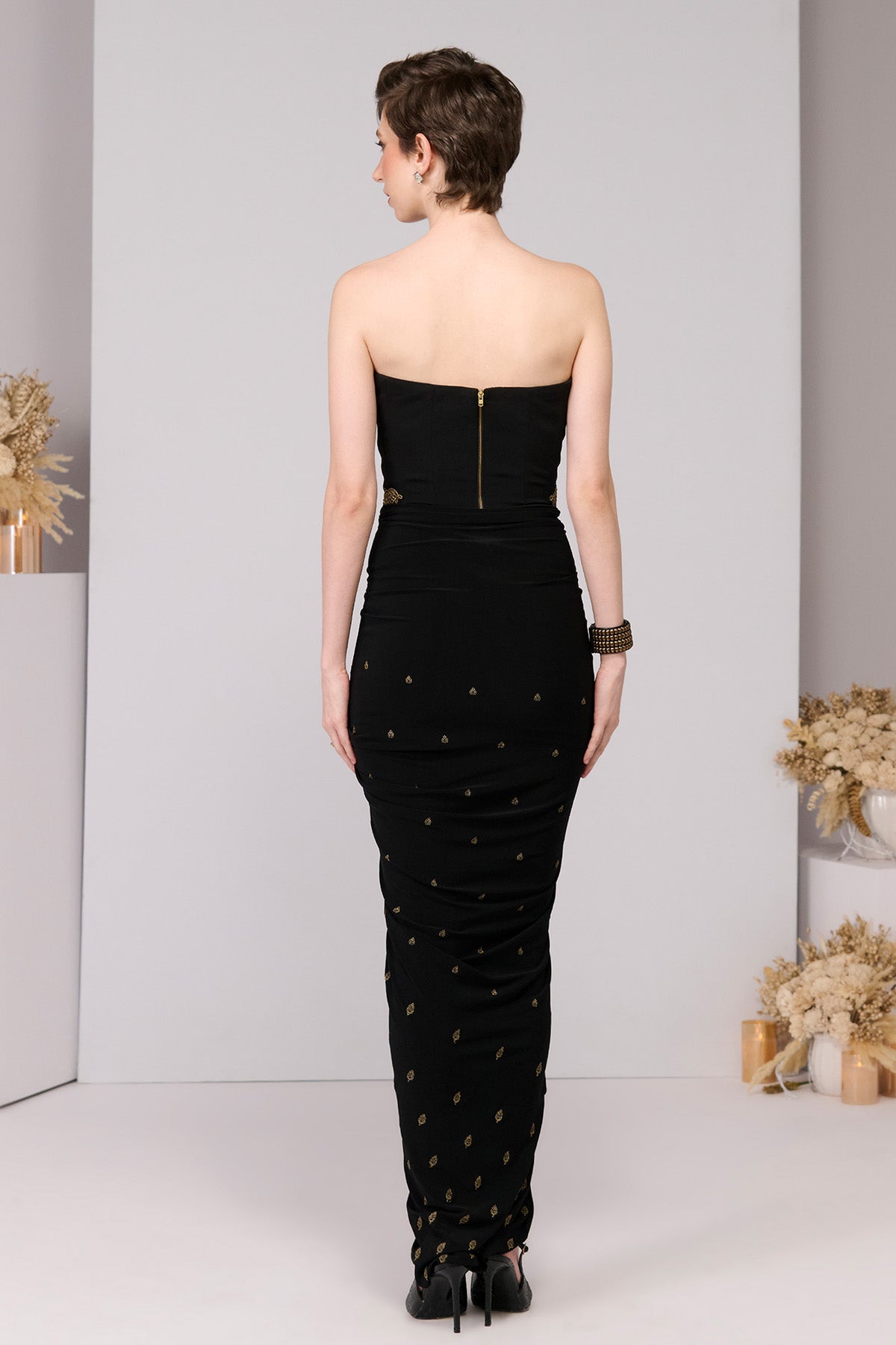 Shantanu & Nikhil Black Adamas Embroidered Gown indian designer wear online shopping melange singapore