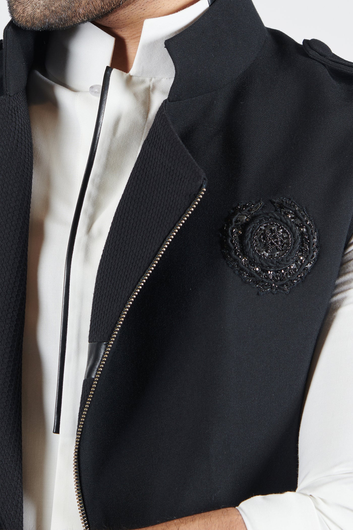 Shantanu & Nikhil Menswear Black Anti-Trend Zipped Waistcoat indian designer wear online shopping melange singapore