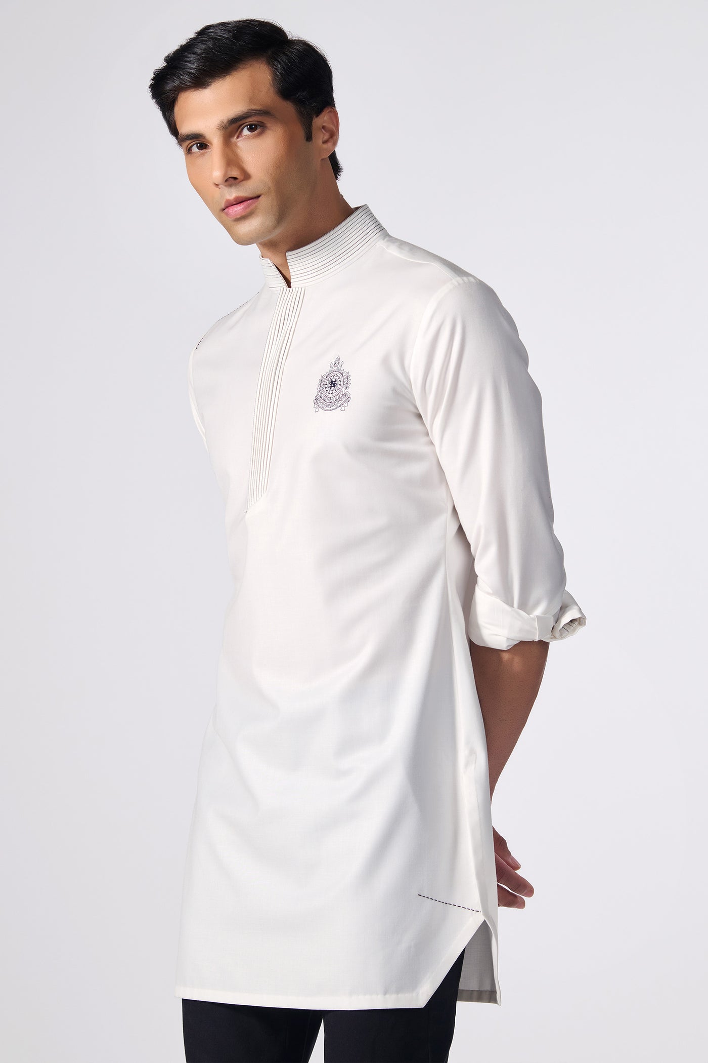 Shantanu & Nikhil Menswear Classic Off White Kurta With Embroidered Crest indian designer wear online shopping melange singapore