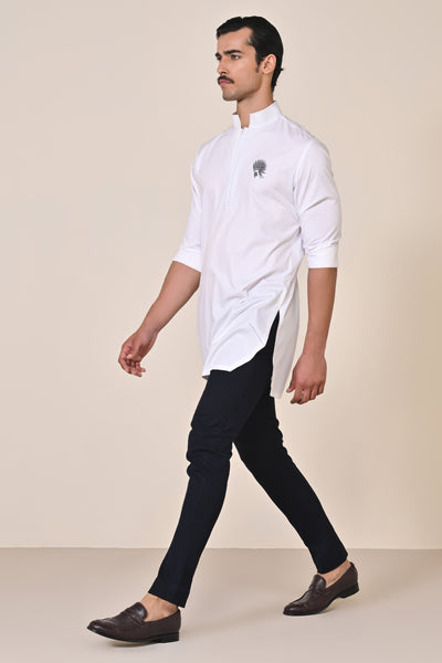 Shantanu & Nikhil Menswear Classic Off White Kurta With Embroidered Crest indian designer wear online shopping melange singapore