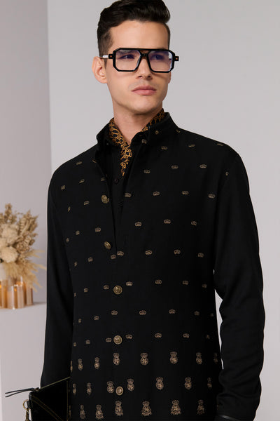 Shantanu & Nikhil Menswear Navy Crest Emrboidery Kurta indian designer wear online shopping melange singapore 