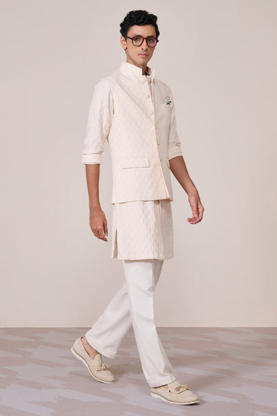 Shantanu & Nikhil Menswear Off White Adamas Embroidered Waistcoat indian designer wear online shopping melange singapore

