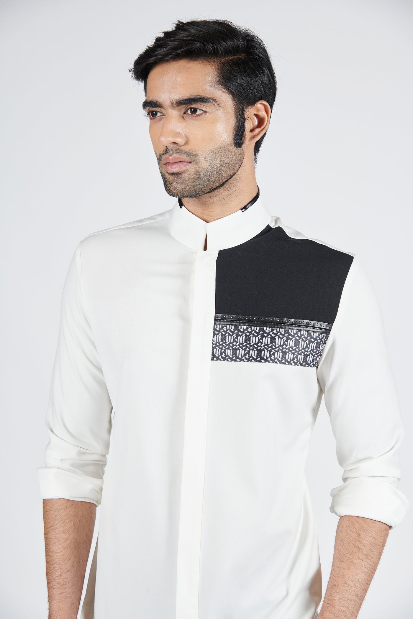 Shantanu & Nikhil Menswear Off White Kurta With Engraved Panel indian designer wear online shopping melange singapore