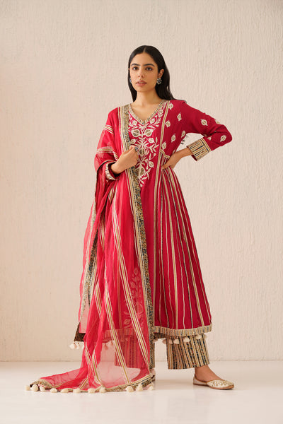 Simar Dugal Anaar Long Kurta With Side Pleats And Pants Reddish Pink indian designer wear online shopping melange singapore