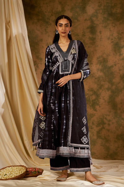 Simar Dugal Nakshi Clamp Anu Cut Kaleedar Kurta With Pants Navy Blue indian designer wear online shopping melange singapore