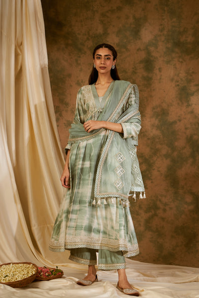 Simar Dugal Nakshi Clamp Anu Cut Kaleedar Kurta With Pants Sea Green indian designer wear online shopping melange singapore