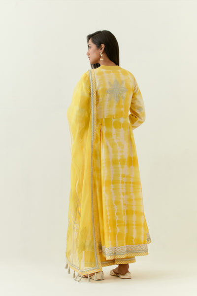 Simar Dugal Nakshi Clamp Anu Cut Kaleedar Kurta With Pants Yellow indian designer wear online shopping melange singapore