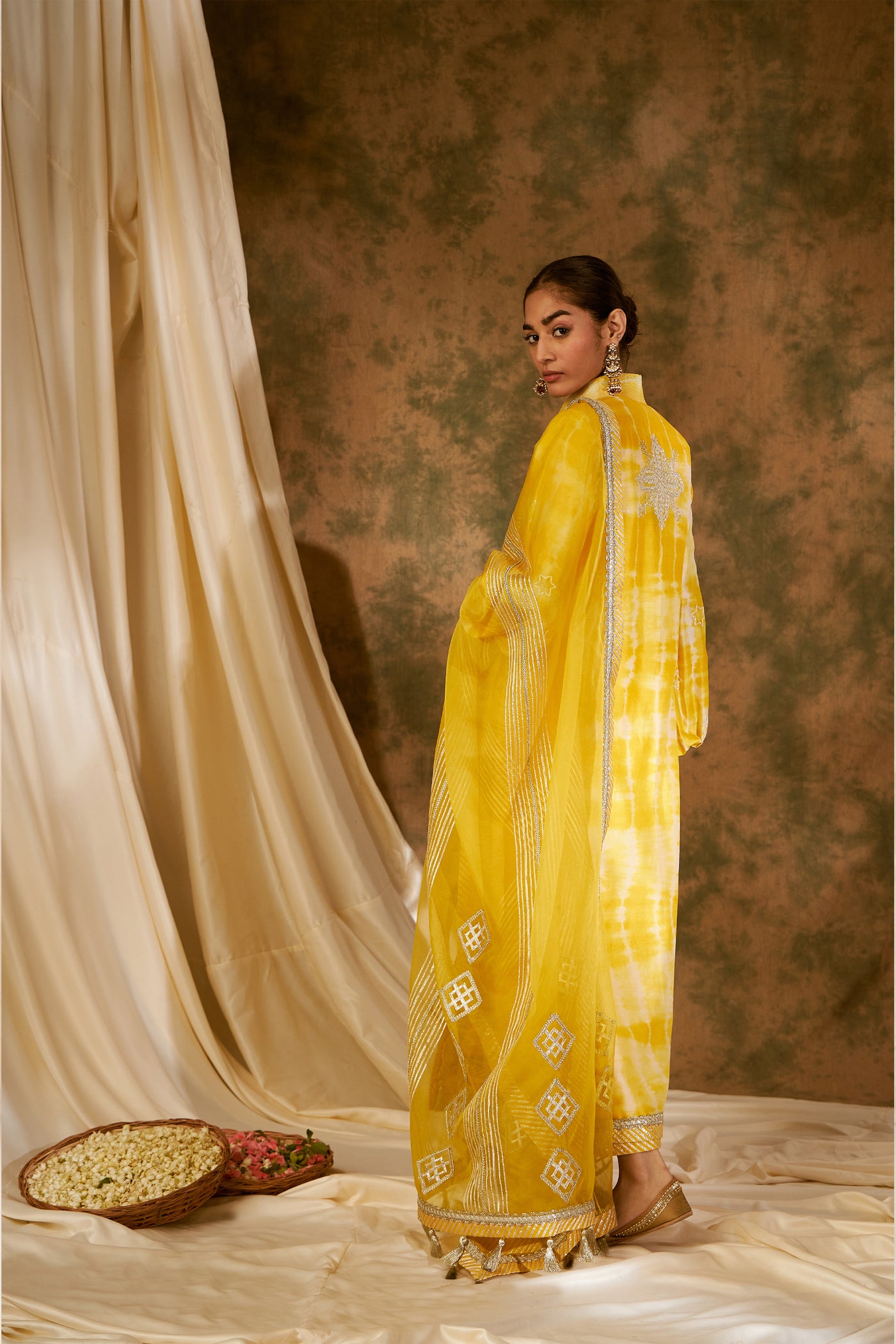 Simar Dugal Nakshi Clamp Balloon Sleeved Long Kurta With Pants indian designer wear online shopping melange singapore