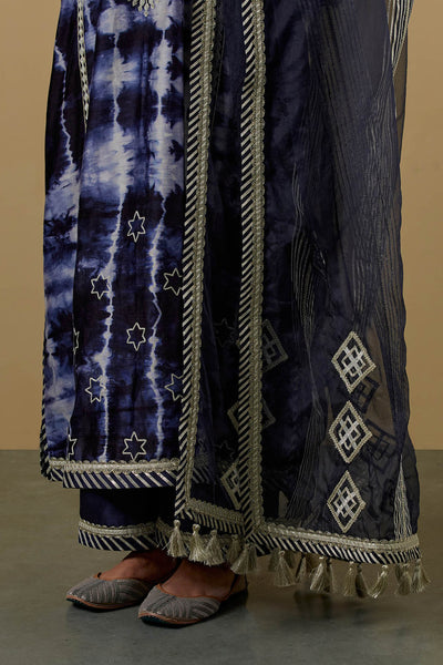 Nakshi Clamp Balloon Sleeved Long Kurta With Pants Navy Blue