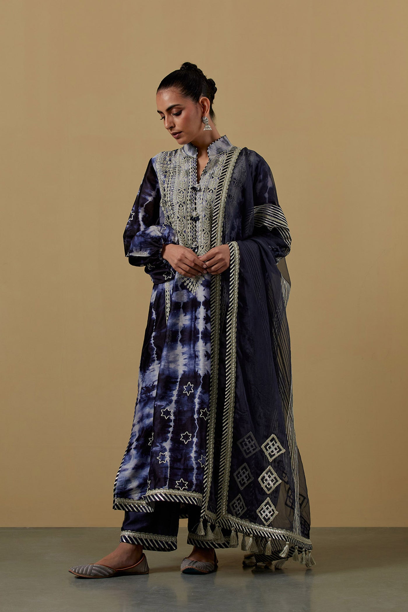 Nakshi Clamp Balloon Sleeved Long Kurta With Pants Navy Blue