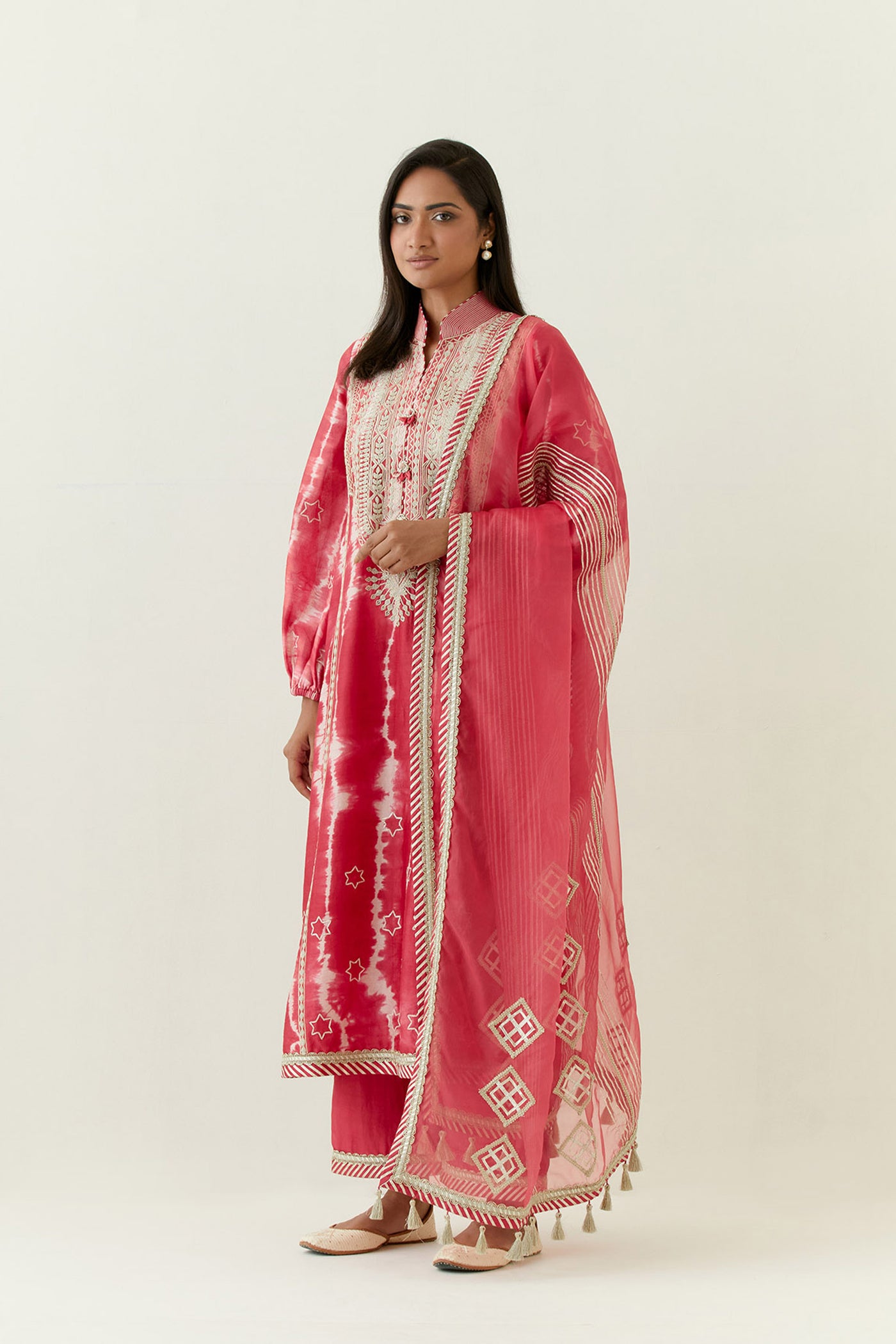 Simar Dugal Nakshi Clamp Balloon Sleeved Long Kurta With Pants Red indian designer wear online shopping melange singapore