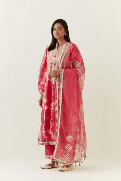 Simar Dugal Nakshi Clamp Balloon Sleeved Long Kurta With Pants Red indian designer wear online shopping melange singapore