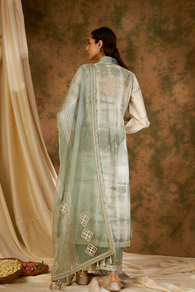 Simar Dugal Nakshi Clamp Balloon Sleeved Long Kurta With Pants Sea Green indian designer wear online shopping melange singapore